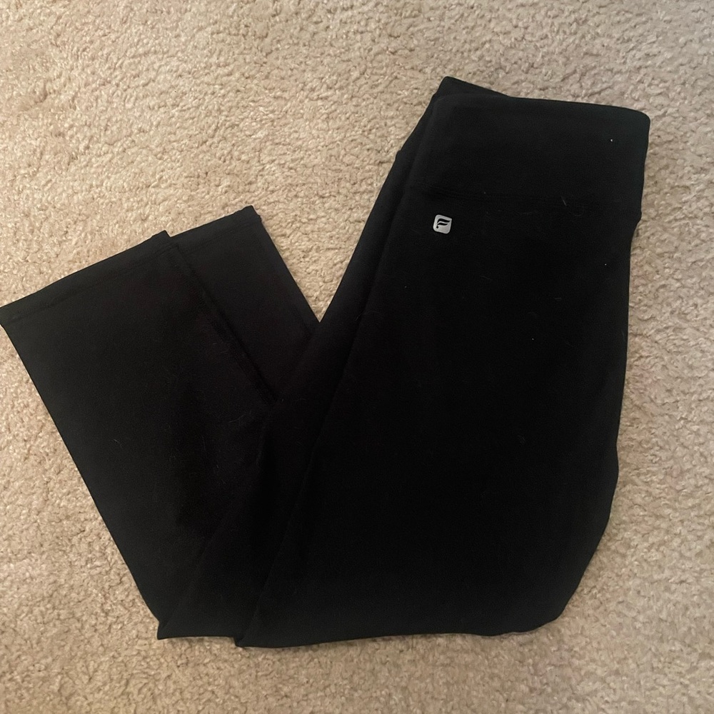 Black Fabletics Capri Leggings